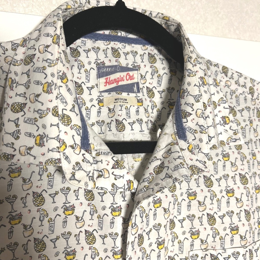 Johnnie-O Hangin'‎ Out Medium tropical cocktail print short sleeve button up
